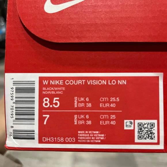 BNWT Nike Court Vision Low Black and White Sneakers - Picture 5 of 5